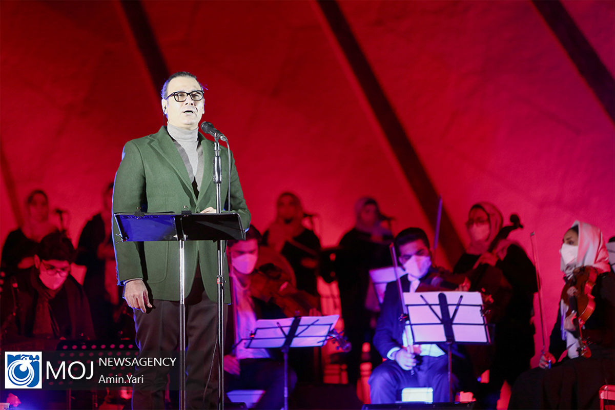 کنسرت آنلاین علیرضا قربانی در میدان آزادی تهران