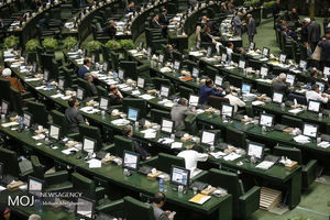 موافقان: این لایحه بستر پیگیری های قضایی را فراهم می کند/ مخالفان: ارتباط قوانین قضایی دو کشور با مشکل روبرو است