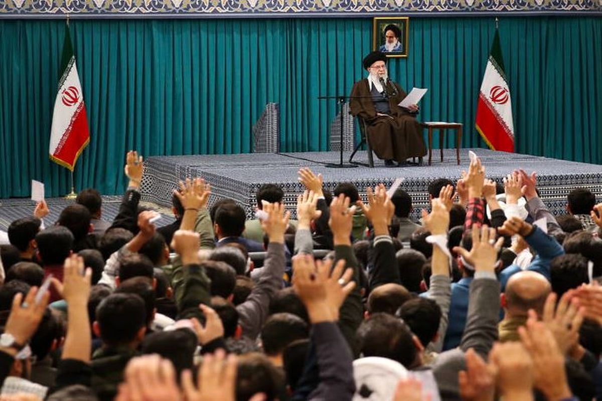دیدار رای اولی ها با رهبر انقلاب