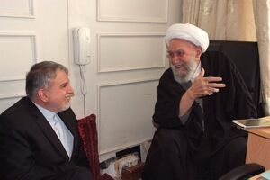 چالش های فرهنگی به دلیل فاصله گرفتن نسل جوان از ریشه های خود است
