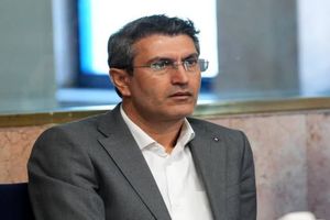 بانک سینا با بهره‌گیری از تمامی ظرفیت‌های مالی و اعتباری خود، حمایت از بخش صنعت را در اولویت قرار داده است