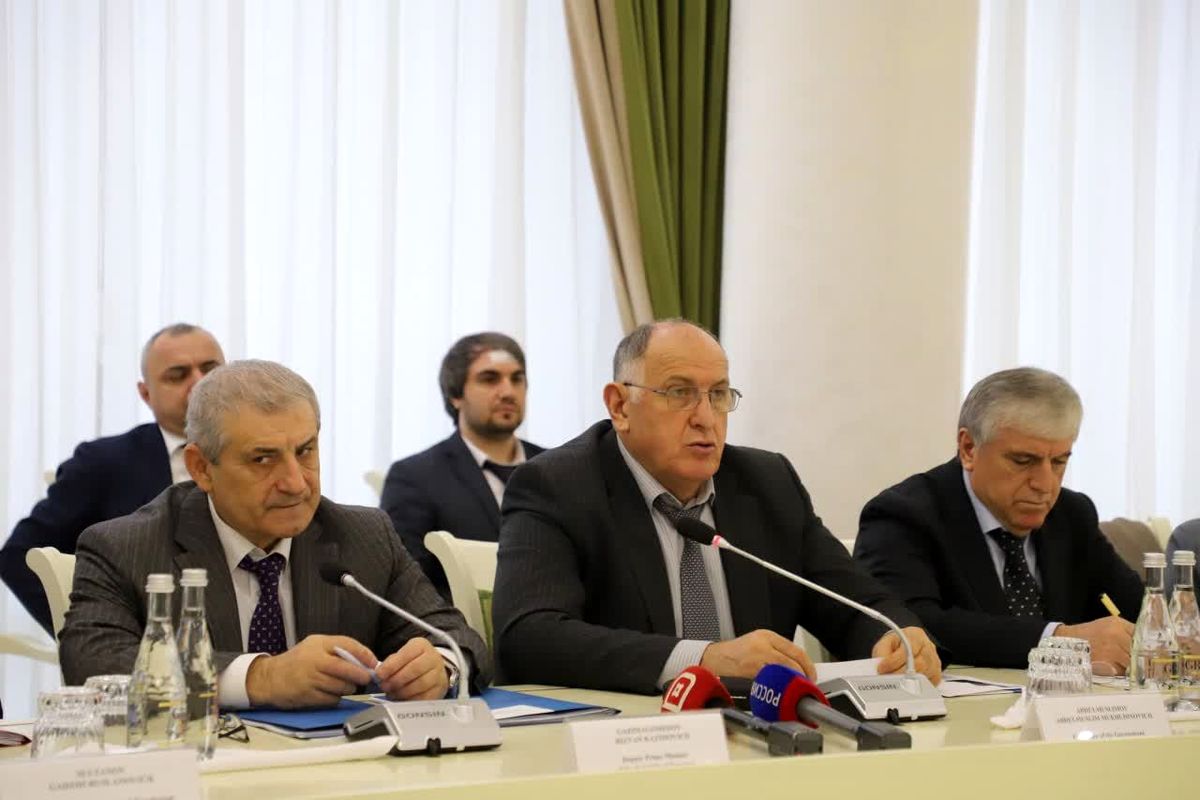 نخست وزیر داغستان در دیدار با استاندار گیلان