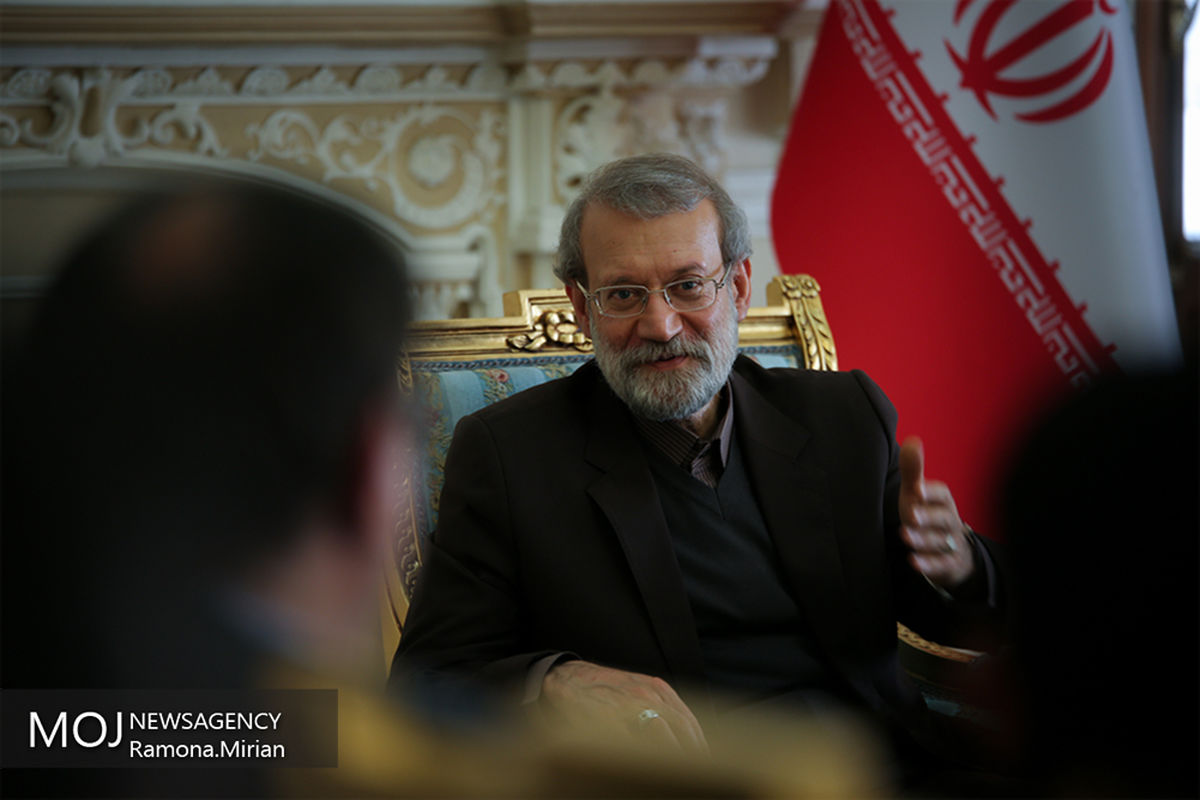 تجلیل علی لاریجانی از پهلوان علیرضا کریمی