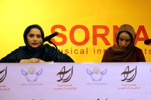 صد آلبوم امضا شده محسن چاووشی به فروش همت عالی گذاشته می شود