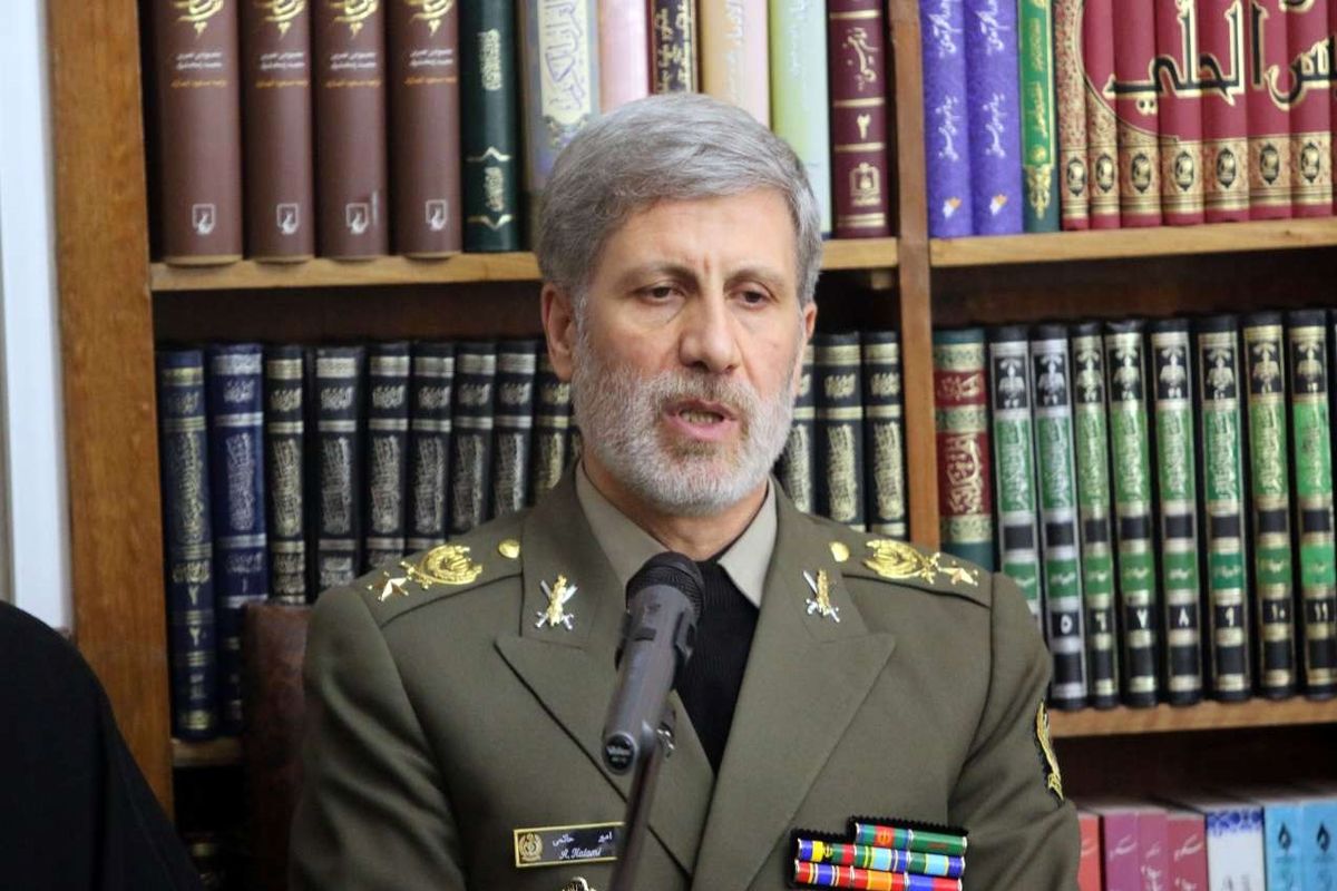 وزیر دفاع در تبریز