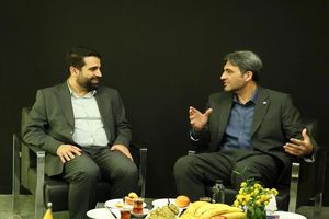 دبیر شورای عالی فضای مجازی از غرفه ایرانسل بازدید کرد