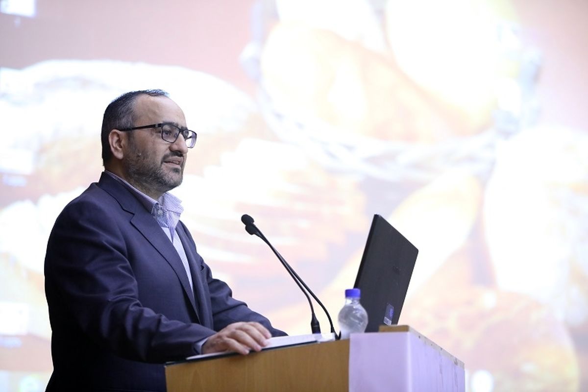 پرتو افکنان