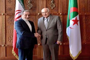 وزیر خارجه ایران پیام تبریک به احمد عطاف در سالروز انقلاب الجزایر ارسال کرد