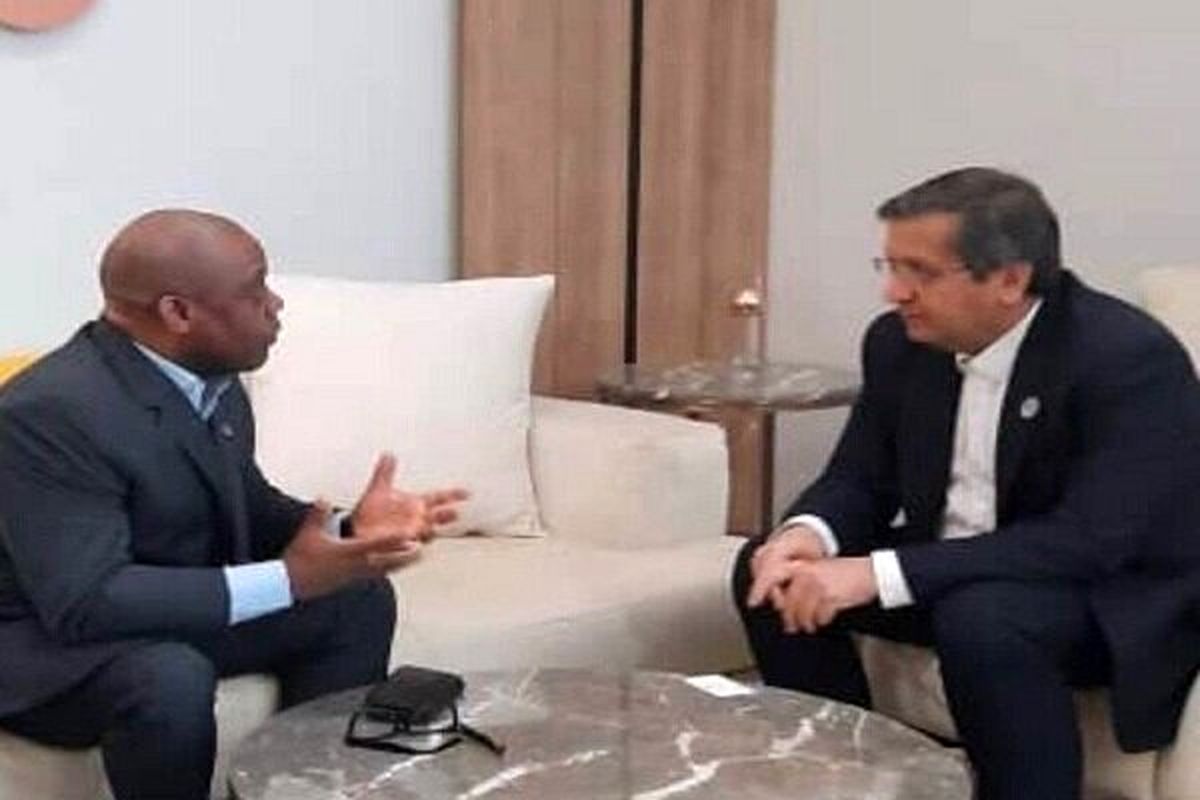 وزیر امور اقتصادی و دارایی