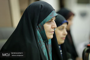 چالش های اقتصادی همیشه سایه خودش را بر حقوق شهروندی انداخته است