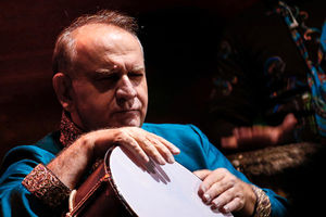 تالار وحدت میزبان نغمه‌های آذربایجانی وحید اسداللهی