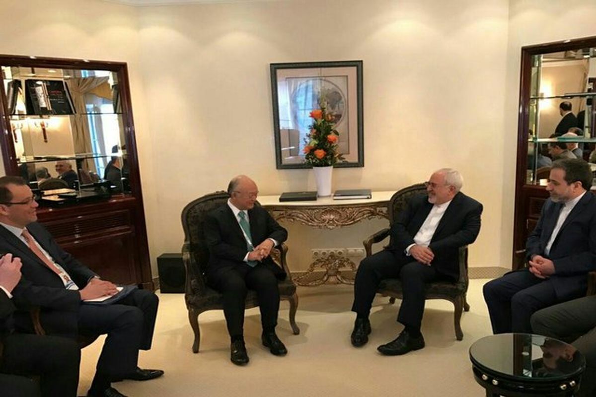 ظریف و آمانو