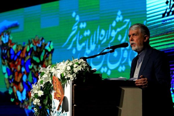 تئاتر، هنر روایت حقیقت در چالش هاست