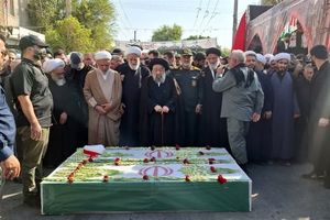 تشییع باشکوه پیکر سپهبد شهید رشید و فرزندش ‌در دزفول + فیلم