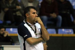 ما هنوز ترکیب اصلی خودمان را پیدا نکرده ایم