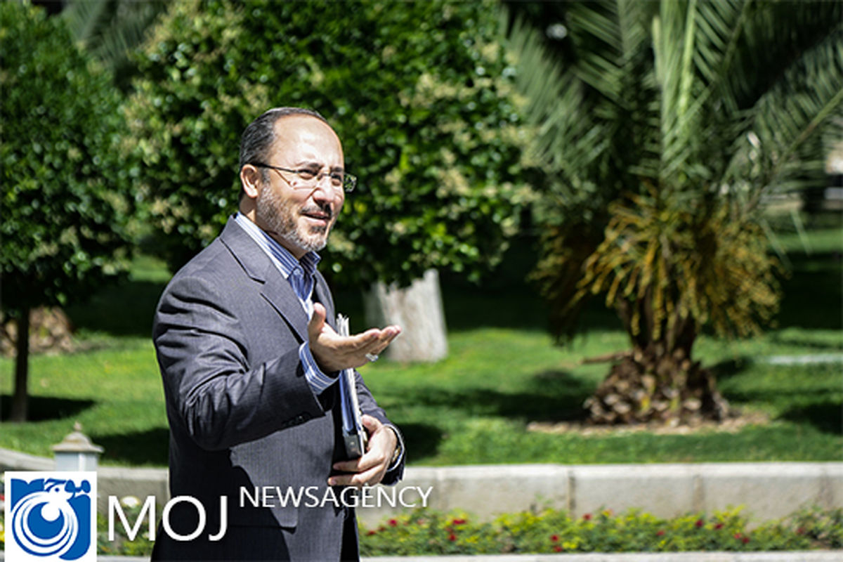 اعضای هیأت دولت در جمع خبرنگاران