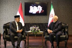 باید با آمریکا در حال آماده باش جنگ، مذاکره کرد