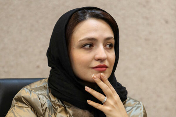گلاره عباسی برای ایران نوشت