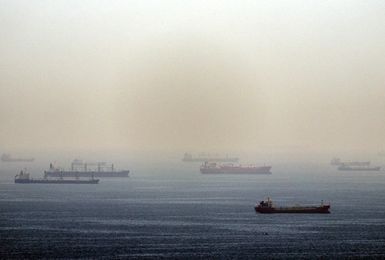 مقام آمریکایی به هشدار سپاه به شناور متخلف در تنگه هرمز واکنش نشان داد
