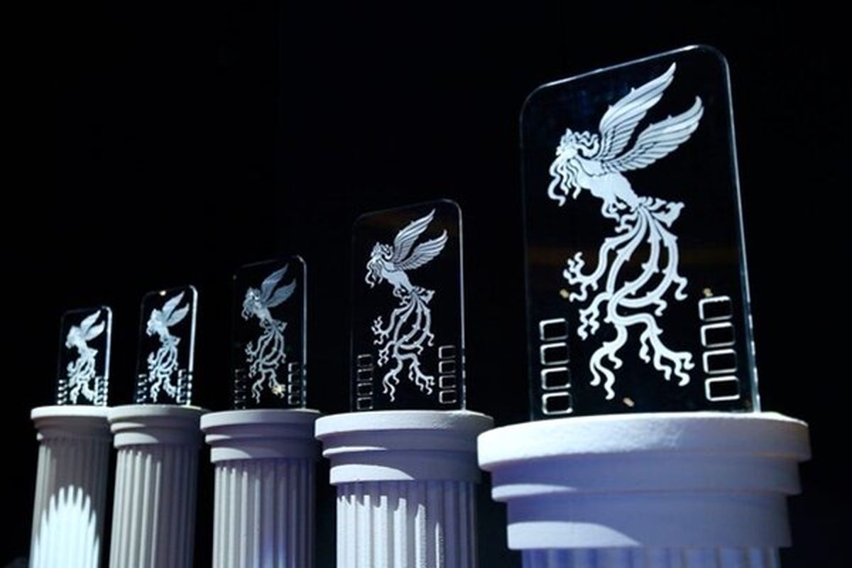 تندیس سیمرغ بلورین