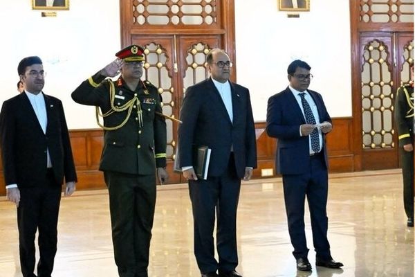 سفیر جدید ایران کار خود را در بنگلادش آغاز کرد