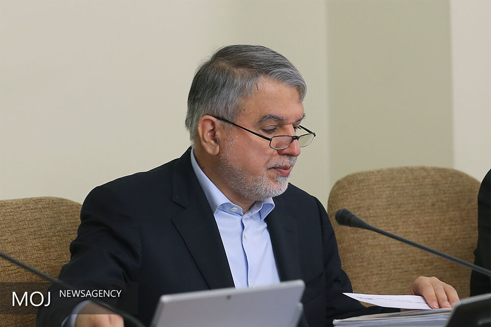 تحت هیچ شرایطی حق نداریم با غرور و هویت ملی معامله و بازی کنیم