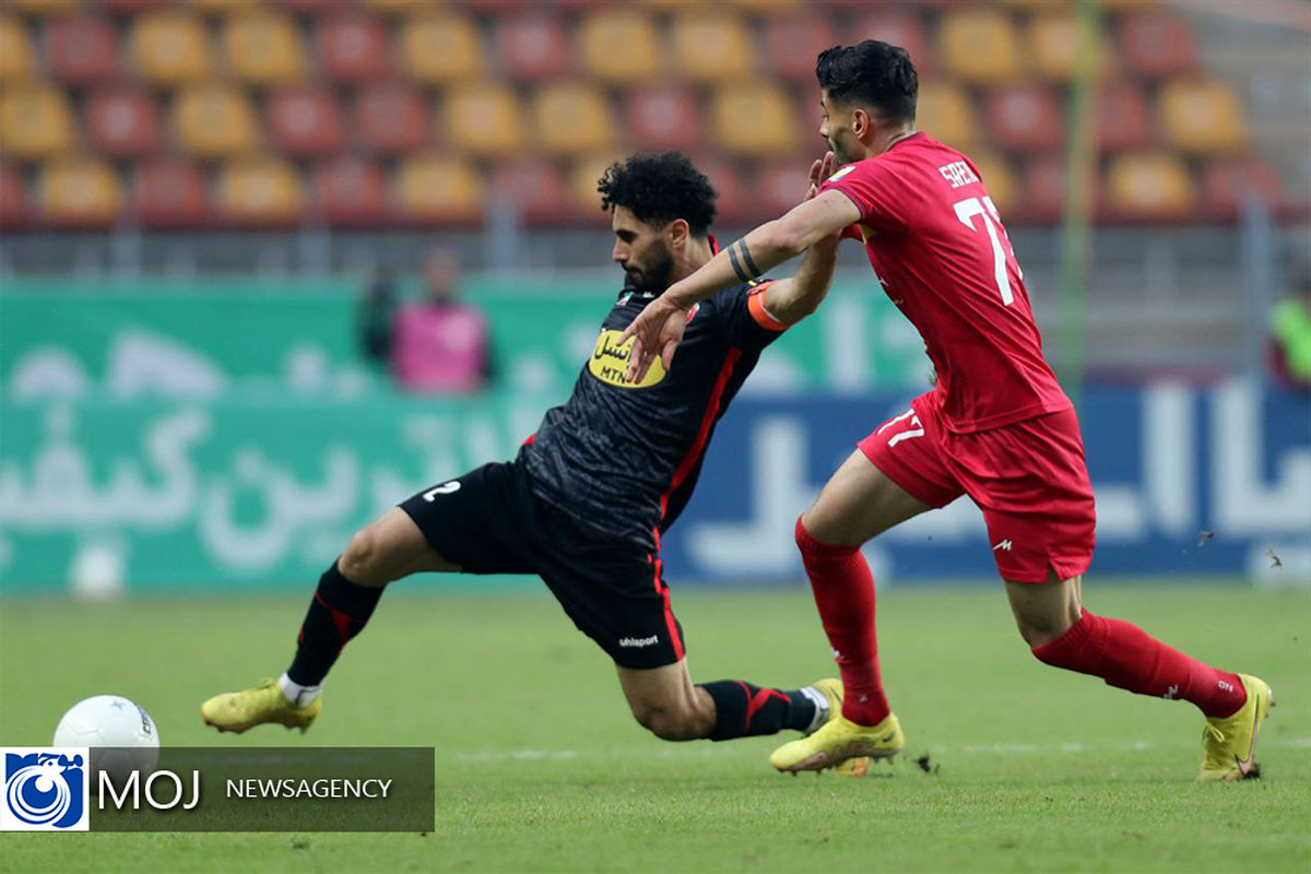 دیدار تیم های فوتبال پرسپولیس و فولاد