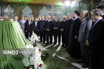 رئیس جمهور و اعضای دولت با آرمان های امام راحل تجدید میثاق کردند