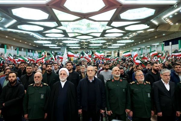 روسای قوای مجریه و قضاییه در مراسم سالگرد شهادت سپهبد سلیمانی حضور یافتند