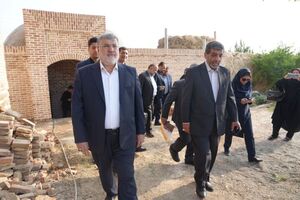  بازدید وزیر میراث فرهنگی از روند مرمت قلعه بدلبو در ارومیه 
