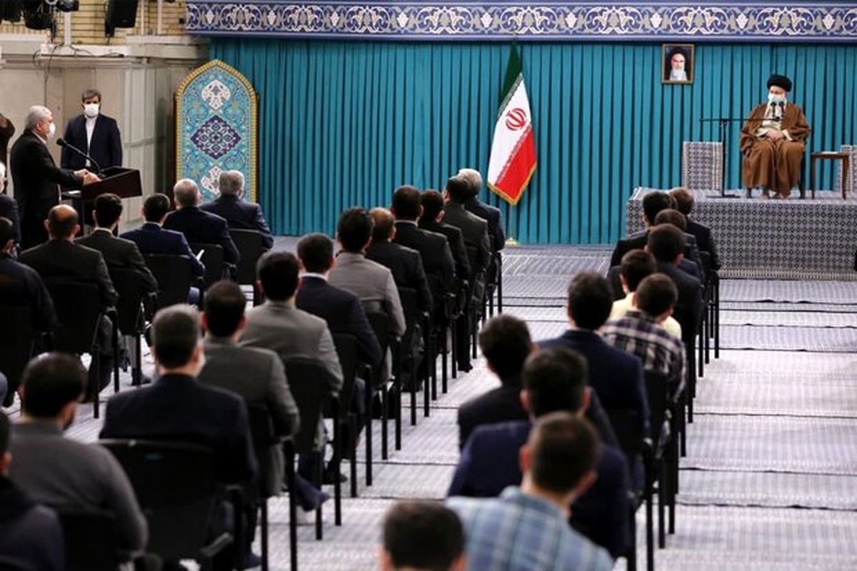 رهبر انقلاب