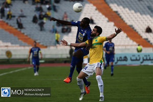 پخش زنده بازی استقلال و صنعت نفت آبادان از شبکه سه سیما