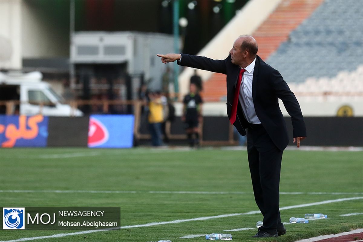 دیدار تیم های فوتبال پرسپولیس و پارس جنوبی جم