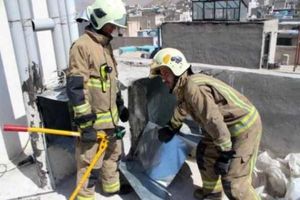 نجات جوان 17 ساله محبوس شده در کانال کولر