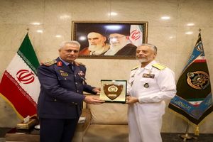 رئیس دانشگاه دفاع ملی عراق در ستاد فرماندهی کل ارتش حضور یافت