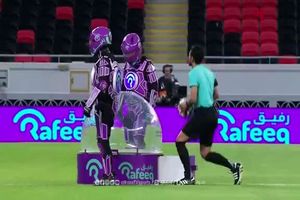 نحوه عجیب حمل توپ در دیدار افتتاحیه لیگ‌ قطر + فیلم