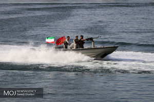  نجات دو سرنشین یک فروند قایق صیادی