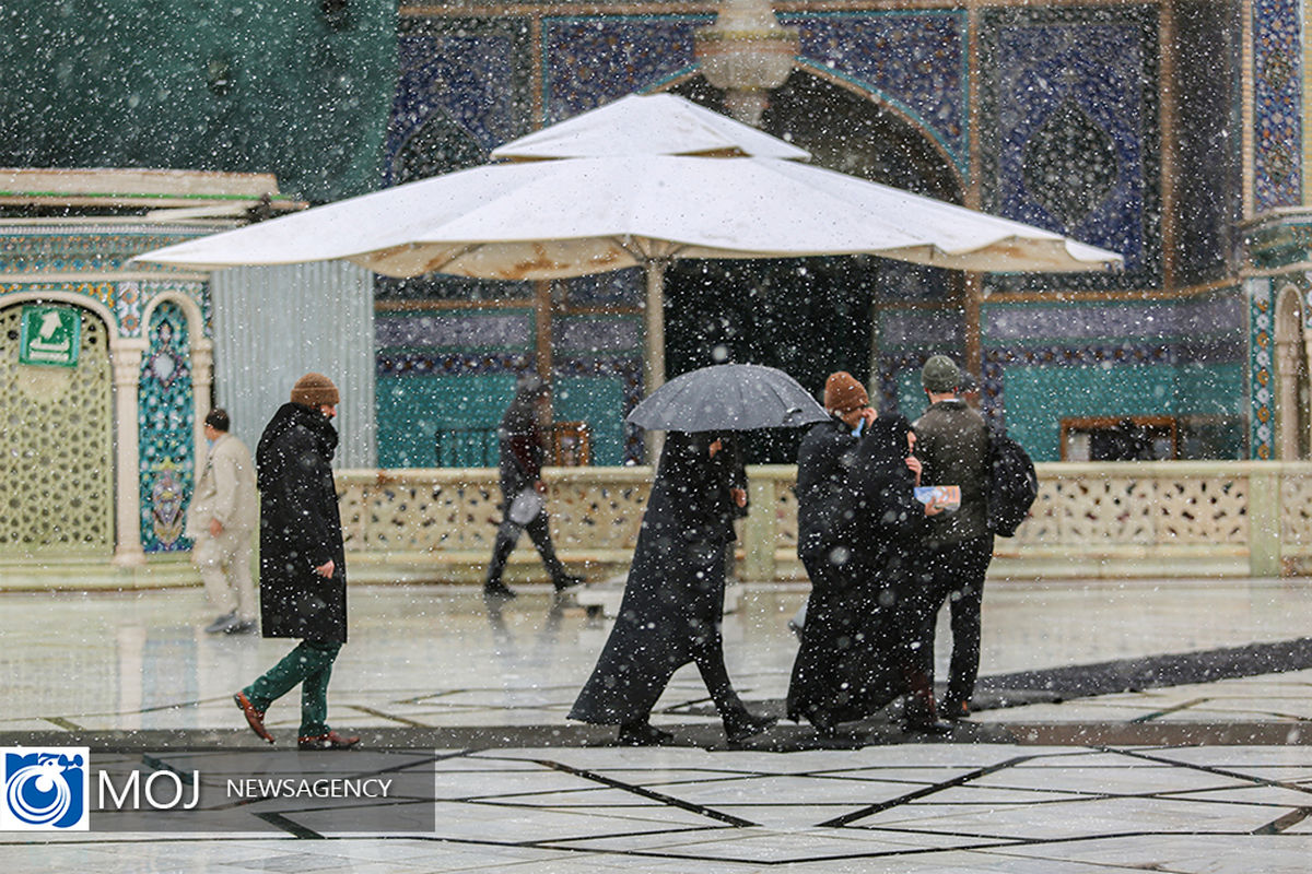 بارش برف زمستانی در حرم حضرت معصومه (س)