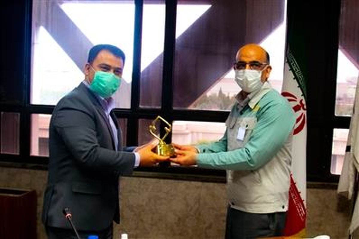 استاندارد و فولاد مبارکه