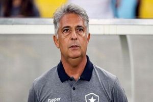 گزینه سابق الهلال روی میز پرسپولیس/ قرمزها هنوز به برانکو امید دارند