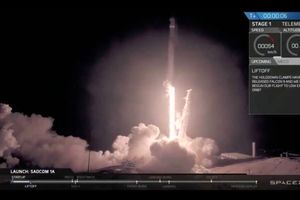 فرود قسمت اول موشک اسپیس ایکس در کالیفرنیا