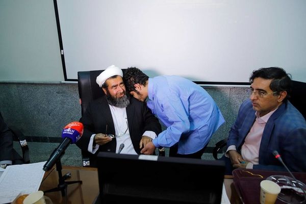 اولیا دم امیرمحمد خالقی دانشجوی دانشگاه تهران به صورت رسمی از قصاص قاتل فرزند خود گذشت کردند