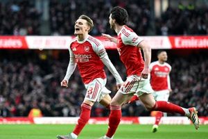 شب درخشان توپچی‌ها و توقف شیاطین سرخ