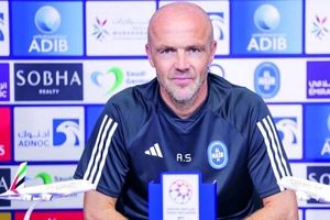 مربی رونالدو تمدید کرد