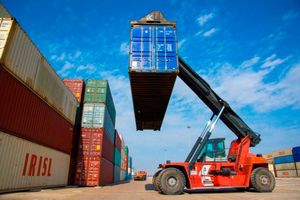 تخلیه و بارگیری بیش از ۳۳ میلیون تن کالا در بندرامام خمینی(ره) 