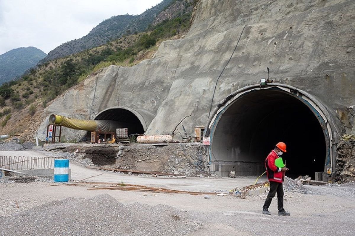 تونل دوم حیران