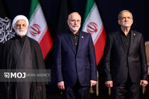 سران سه قوه در مصلای تهران برای ادای احترام به پیکر رهبر شهید حضور یافتند