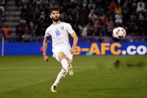 ستاره ازبکستانی تیم فوتبال استقلال بازی مقابل ایران را از دست داد
