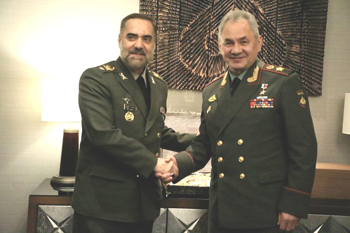 وزیر دفاع ایران در دیدار وزیر دفاع روسیه