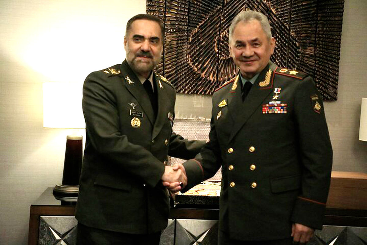 وزیر دفاع ایران در دیدار وزیر دفاع روسیه